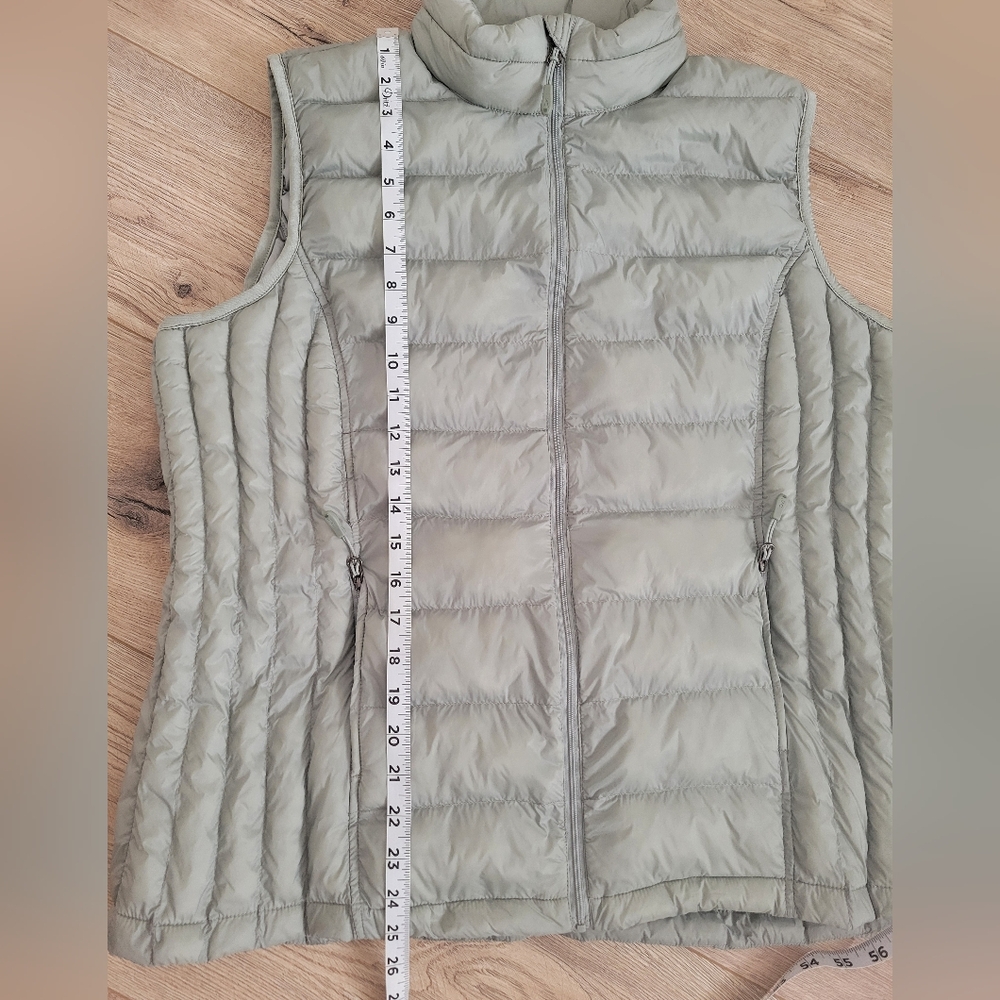 32 Degrees Women's Light Gray Puffer Vest - Picture 5 of 7